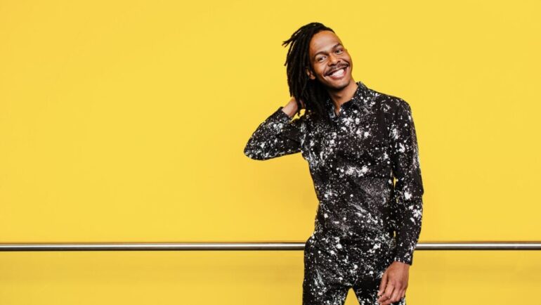 Jeangu Macrooy – De stem die grenzen doorbreekt