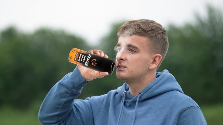 AXE lanceert deo voor neushaar