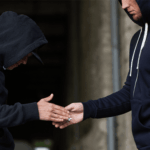 Drugdealers ‘bezorgd’ om werkomstandigheden op set Sleepers