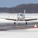 Strooivliegtuigjes proberen luchtruim sneeuwvrij te houden