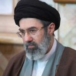 Nieuwe ayatollah is wéér een man, diversiteitscommissie teleurgesteld