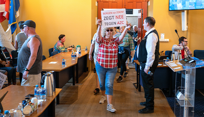 Inwoners benieuwd wat winnaar ‘Tegen het AZC’ nog meer te bieden heeft komende 4 jaar