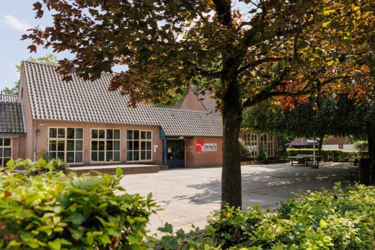 Parkeerplaats nieuwbouw Kindcentrum-Oost