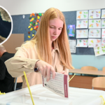 Madeleine stemt vandaag op enige lokale partij die belooft Straat van Hormuz vrij te maken