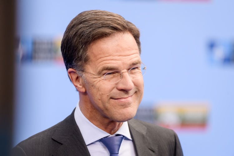 NAVO-chef Rutte blijft achter Trumps oorlog tegen Iran staan: “Zijn inzicht gaat ons menselijk bevattingsvermogen te boven”