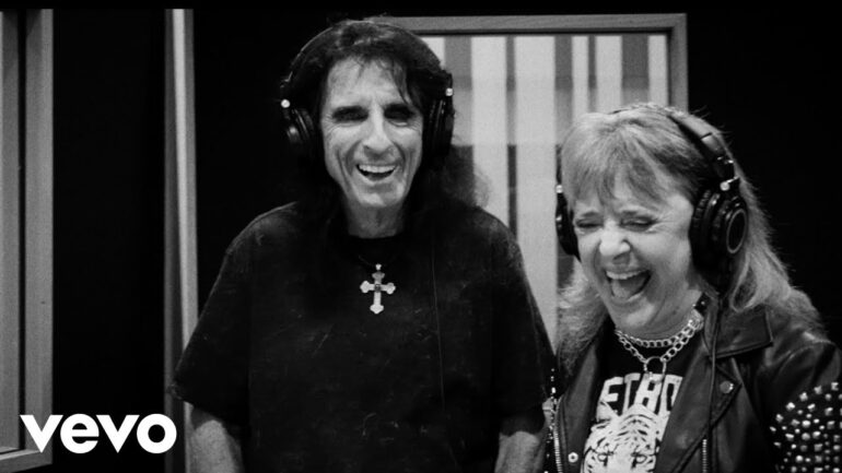 Suzi Quatro – Suzi Quatro – Kick Out The Jams (Official Music Video)