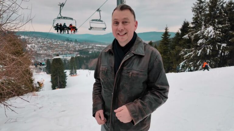 Peter De Roos – De Jongen Met De Mondharmonica (officiële video)