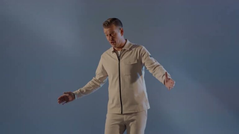 Anno Britting- Vier zomers lang (officiële videoclip)