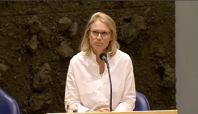 Minister Boekholt-O’Sullivan: ‘Lowlands en Afghanistan door elkaar gehaald’