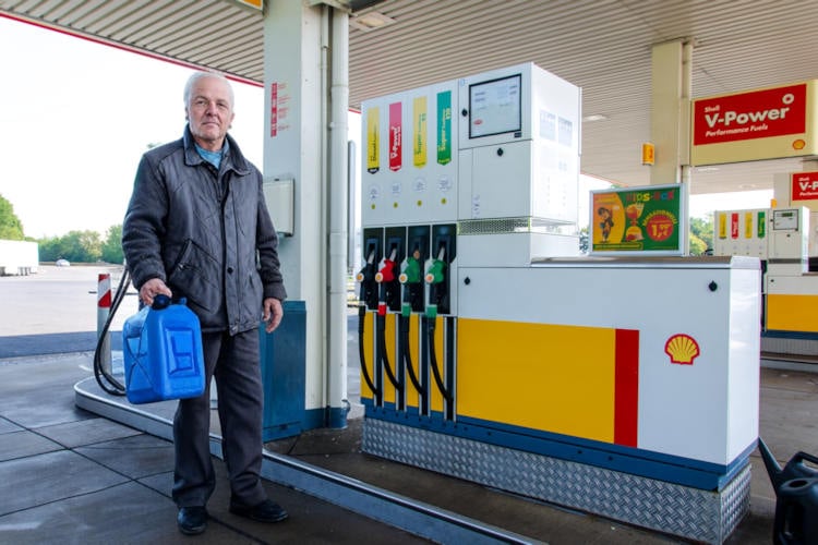 Pyromanen balen van duurdere benzine door oorlog Midden-Oosten