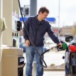 Steeds meer automobilisten durven bij de pomp te onderhandelen over de prijs