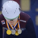Ontroostbare Xandra Velzeboer bezwijkt onder het gewicht van haar medailles: “Mijn nek is helemaal kapot”