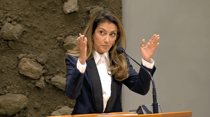 Kabinet zegt niets te kunnen doen aan Russische hacks: ‘Defensiebudget op aan vette wapens’