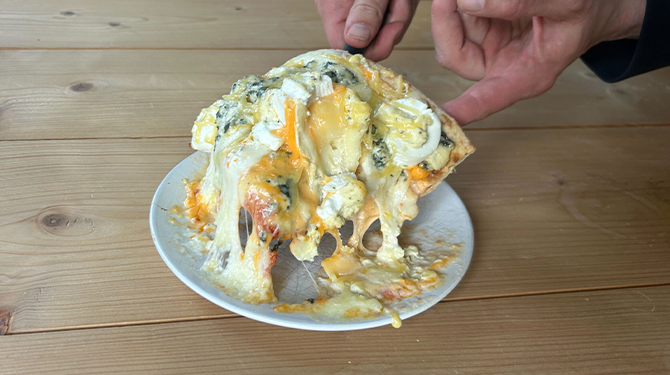 Zoals de Italianen het bedoelden: 90 formaggi pizza