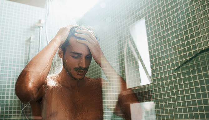 Joep bedenkt briljant idee onder de douche: nieuwe douchegel kopen
