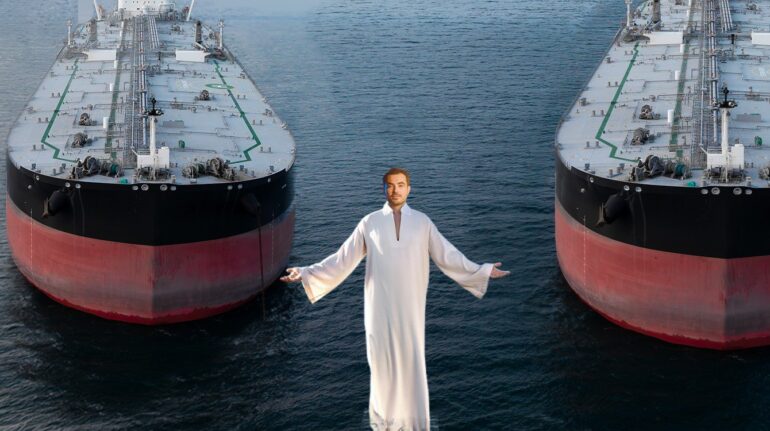 Wonder tijdens The Passion: Jezus loopt over Straat van Hormuz