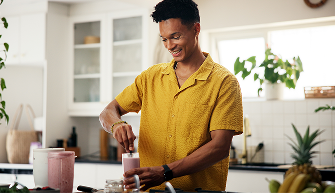 Noah neemt ‘s ochtends lekker veel proteïne voor als hij daarna 8 uur op bureaustoel gaat zitten