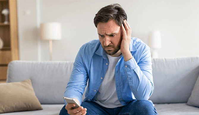 Jeroen (28) nog nooit online geronseld en vreest nu definitief oud te zijn