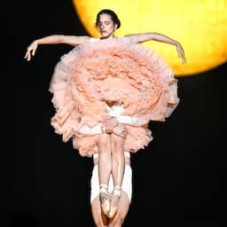 Rosalía neemt Ziggo Dome via ballet, opera en reggaeton mee naar biechtstoel