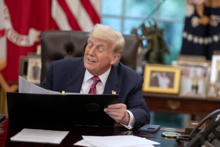 Trump wil naam van deportatiedienst ‘ICE’ veranderen in ‘NICE’