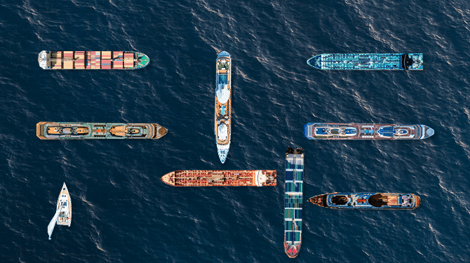 Wachtende schepen bij Straat van Hormuz vermaken zich met Levend Zeeslag