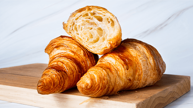 Nieuw: croissant met bladerdeegvulling