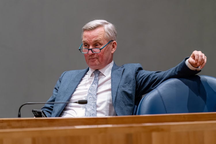 Staatssecretaris Van der Burg verkoopt nier aan Amerikaans bedrijf