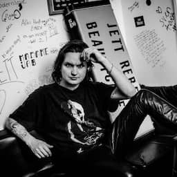 Jett Rebel brengt na drie jaar weer nieuwe muziek uit en gaat op tour