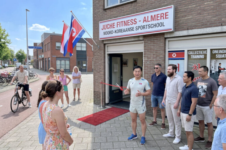 Eerste Noord-Koreaanse sportschool van Nederland opent in Almere: “Bij ons stop je pas wanneer de Geliefde Leider zegt dat je mag stoppen”