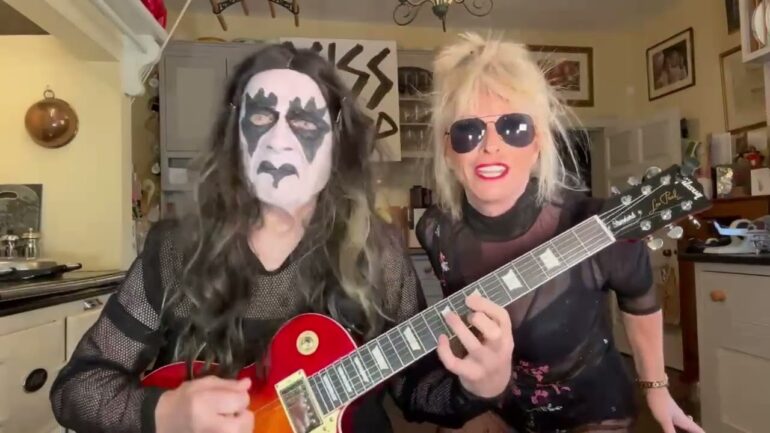 Toyah and Robert’s Sunday Lunch – BRAND NEW – I Wanna Rock N Roll!