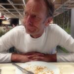 De Verborgen Telefoon – De Kat Past Niet Bij De Bank