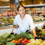 Eetrijpe avocado’s vooral eetrijp door de vele handjes die erin geknepen hebben