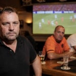 Gronings café toont WK in ingetogen sfeer: “Krachtig statement tegen Trump”
