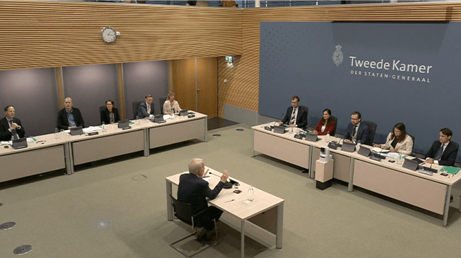 Coronacommissie had toch liever zoom-call gemaakt van parlementaire enquête
