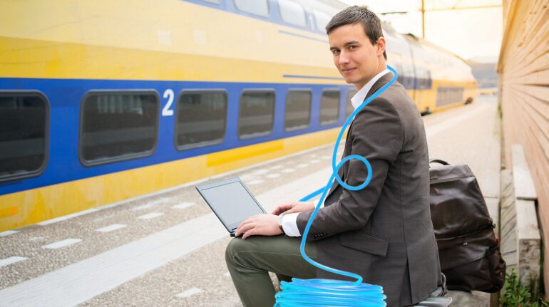 Handig: Friso neemt altijd glasvezel mee de trein in voor snel internet