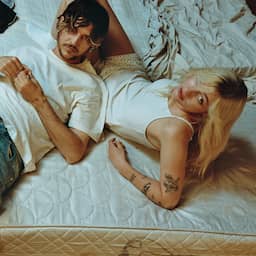 Duet S10 en Oscar and the Wolf ontstond bij logeerpartij met lange gesprekken