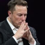 Elon Musk na twaalf dagen alweer biljonair af en gedwongen rond te komen van schamele 957 miljard