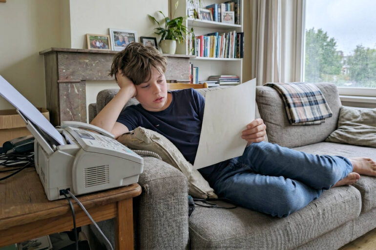 Verenigd Koninkrijk verbiedt fax voor kinderen tot 16 jaar