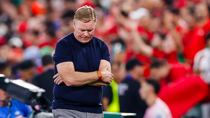 Koeman zet extra verdediger in om hem te helpen omgaan met kritiek