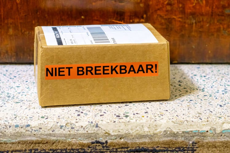 Grote frustratie onder pakketbezorgers: Veel afzenders vergeten de Niet-Breekbaar-sticker
