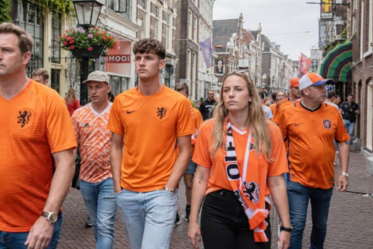 Fans blij met keuze van Oranje om WK te verlaten: “In het land van Trump moet je niet willen winnen”