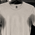 Nieuw shirt waar al zweetvlekken inzitten dé nieuwe trend voor deze zomer