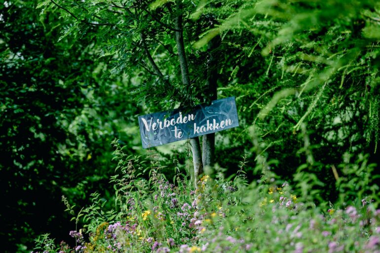 Festival vraagt bezoekers hun poep in te houden tot ze weer thuis zijn om stikstofuitstoot te verminderen