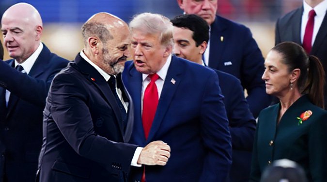 Voorzitter Spaanse voetbalbond kust Trump vol op de mond