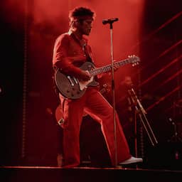 Bruno Mars viert de ‘mooie vrouwen’ van Amsterdam tijdens show in ArenA