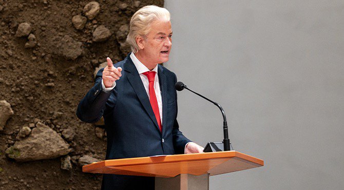 ​Wilders: “Drinkwatertekort komt door asielzoekers die te veel water drinken”