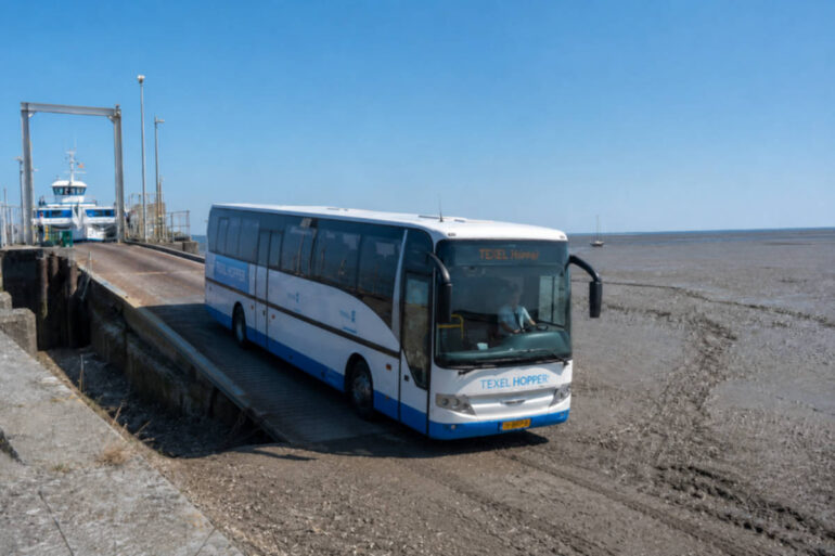 Droogte zet door: Veerboot naar Texel tijdelijk vervangen door lijnbus