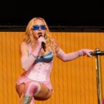 Madonna en Justin Bieber vechten voor moment in elf minuten durende WK-show