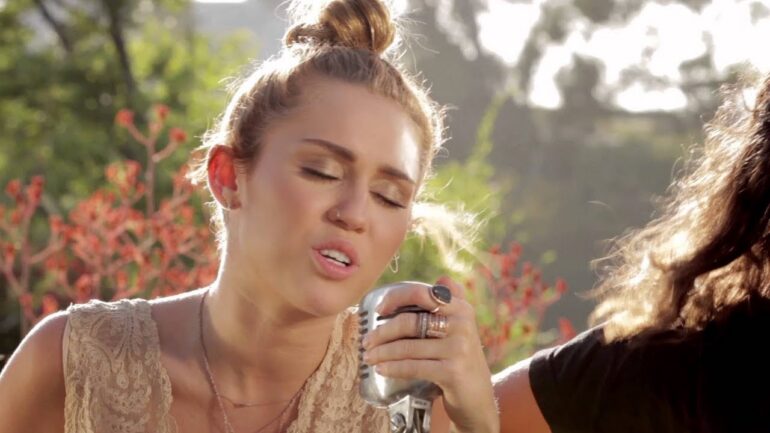 Miley Cyrus – The Backyard Sessions – “Look What They’ve Done To My Song”