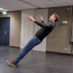 Teambuildingdag eenmanszaak opnieuw mislukt: vertrouwensoefening eindigt in ziekenhuis